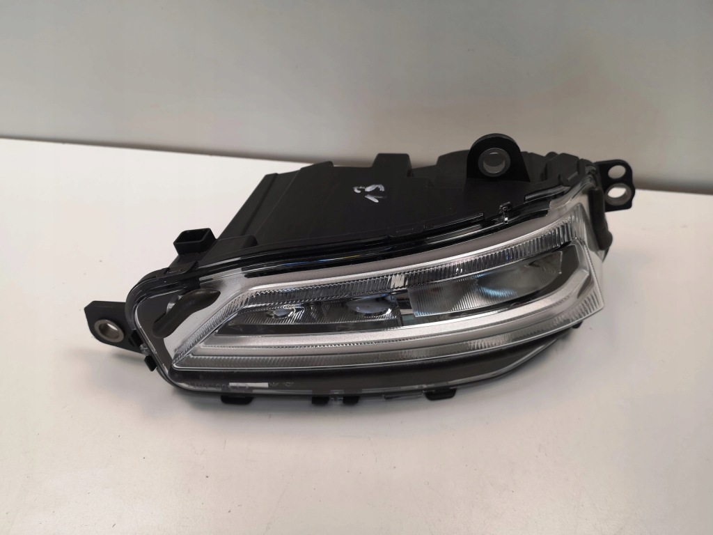 Купити Volvo fh5 fh протитуманна фара led drl правий 23752741