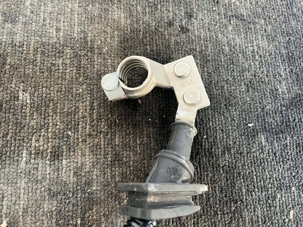 Купить Bmw x1 f48 lci рестайлинг  2.0d трубка шланг клемма минусовая оригинал европа