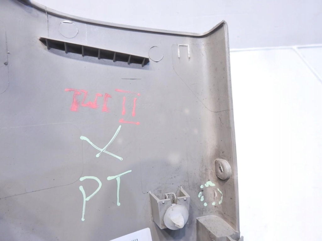 фото №2, Оббивка обшивка правий задня renault twingo ii 8200637004