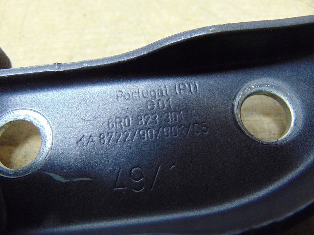 фото №7, Петля капот лівий vw polo v 6r 6r0823301a