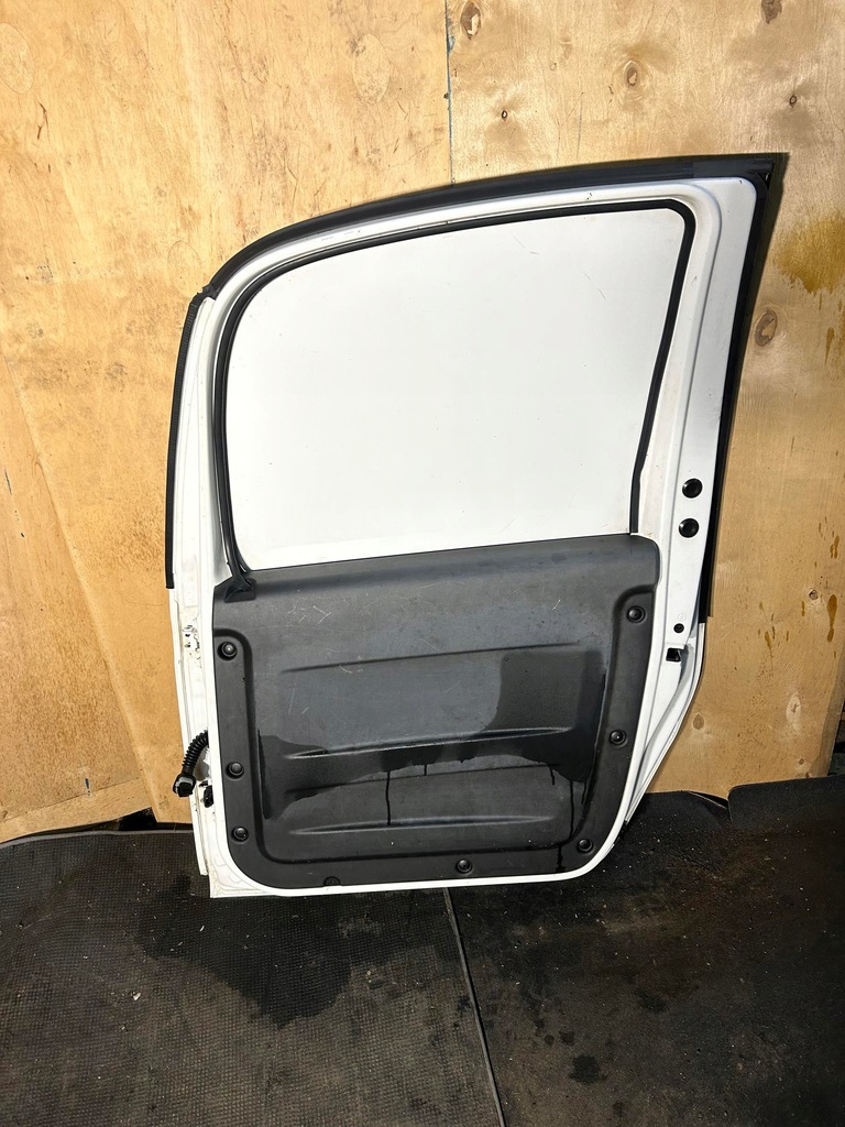 фото №6, Дверь правое задние правый задняя skoda praktik полный