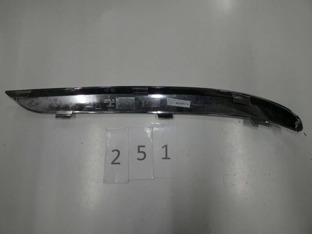 Купить Хром, молдинг бампера передний chrysler 300c левый 251.