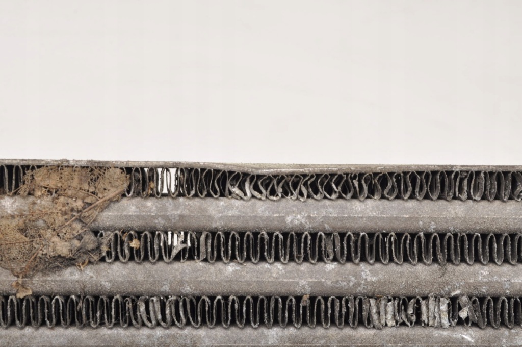 фото №7, Audi a6 c6 2.0 d радиатор интеркулер 4f0145805aa