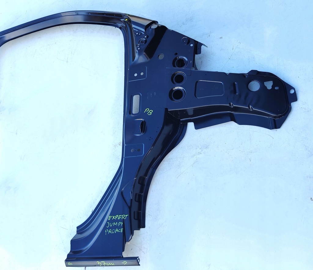 фото №1, Toyota proace expert jumpy zafira порог правый подкрылок рамка