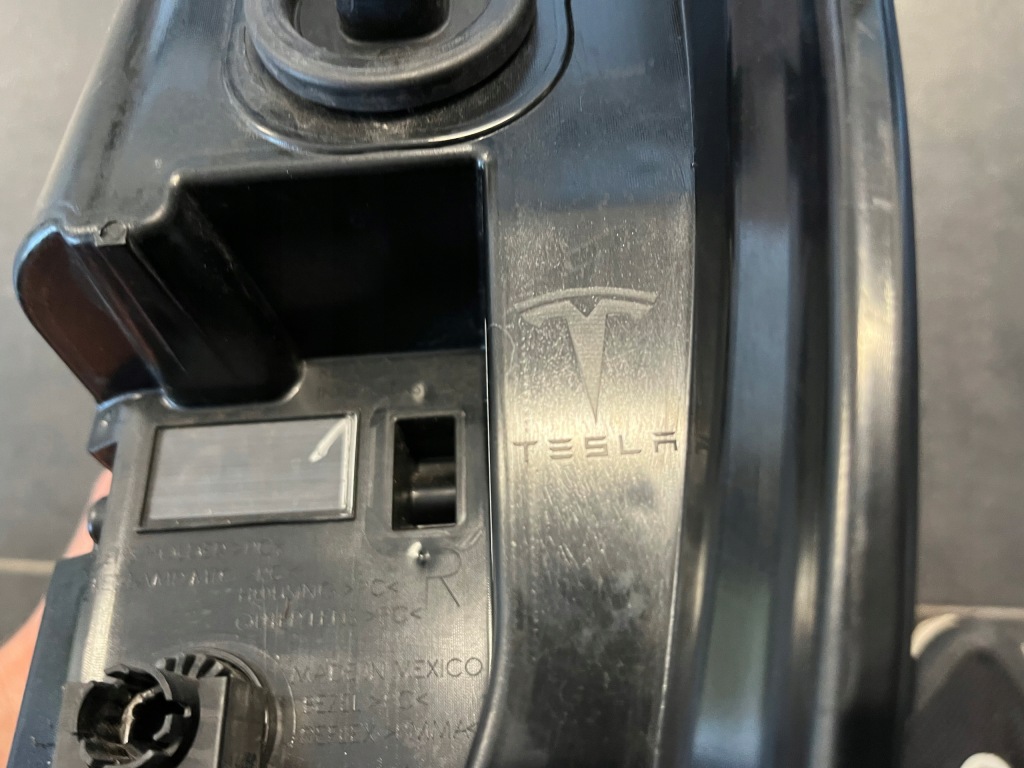 Протитуманна фара правий передній led tesla model x Недорого