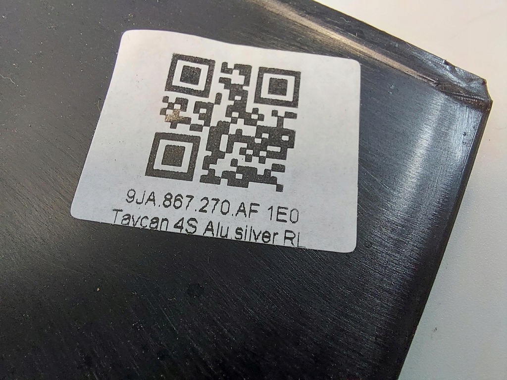 фото №5, Porsche taycan 4s 9j1 2022 пластик захист поріг права перед внутрішня