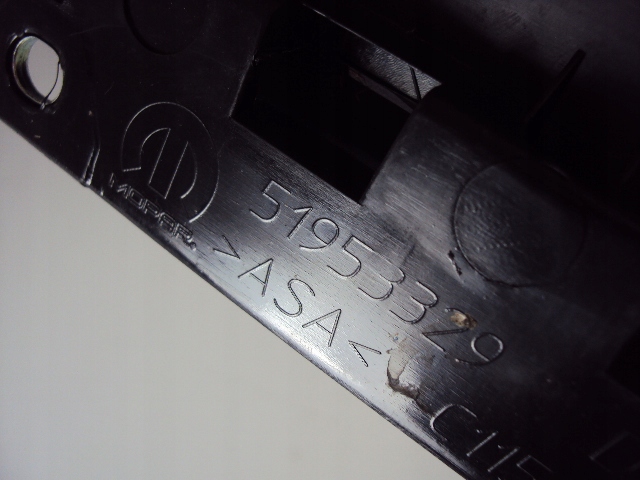 фото №4, Молдинг стойка дверь правый задняя jeep renegade 2014-