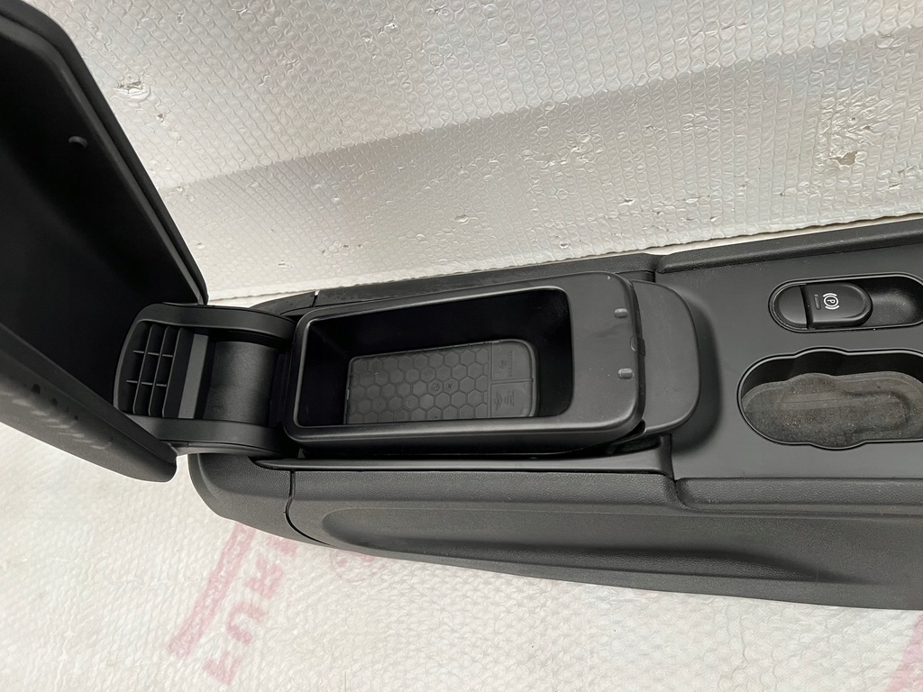 фото №5, Подлокотник туннель средний mini clubman f54