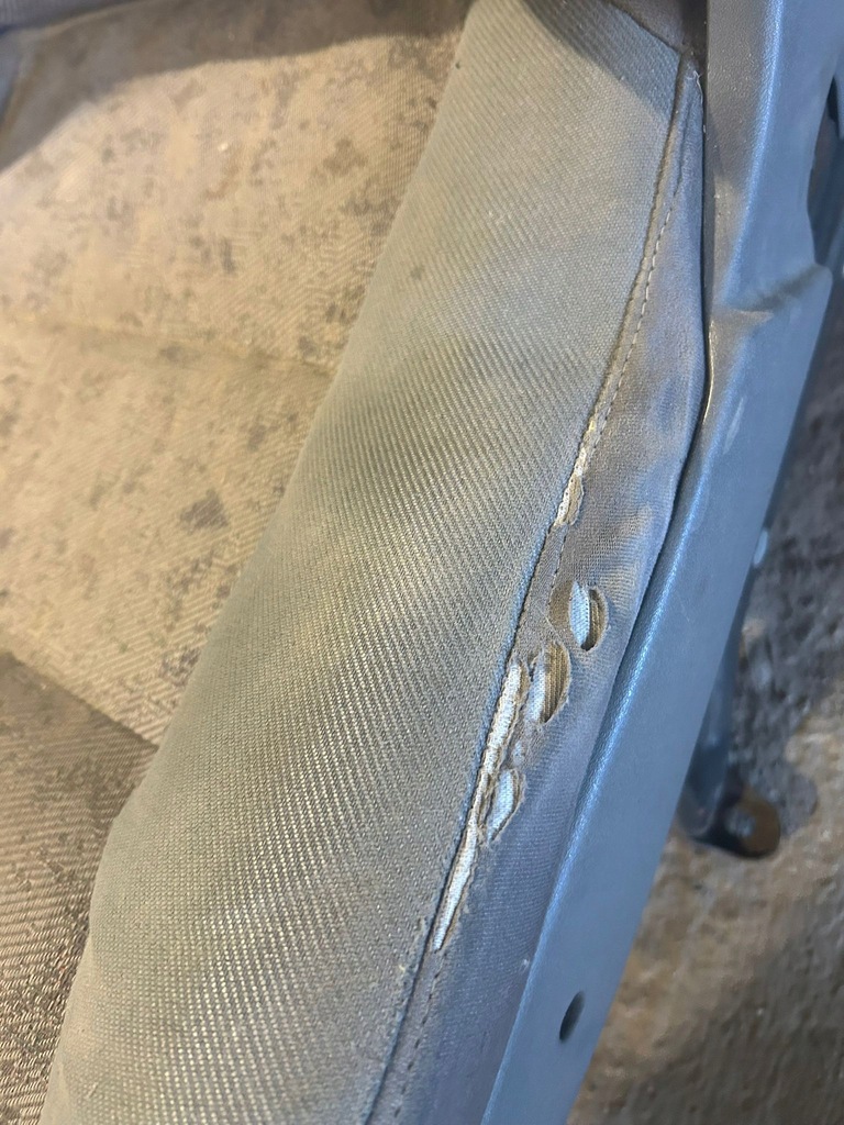 фото №3, Повний салон сидіння заднє сидіння land rover discovery 2 ii