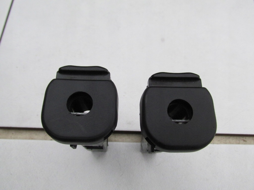 фото №4, Кронштейн крепления подголовник перед kuga c-max mk1