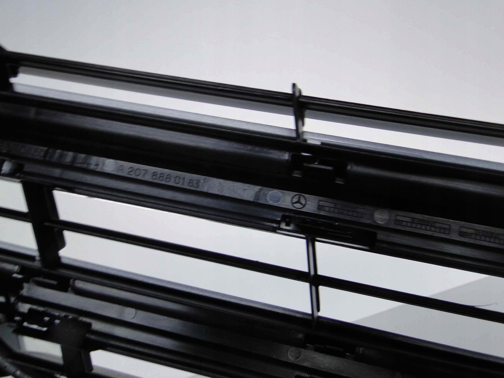 фото №11, Mercedes e klasa 207 c/a решётка радиатора решётка радиатора серебристый w207