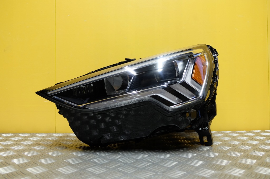 Купити Audi q3 2018- фара фара full led ліва америка