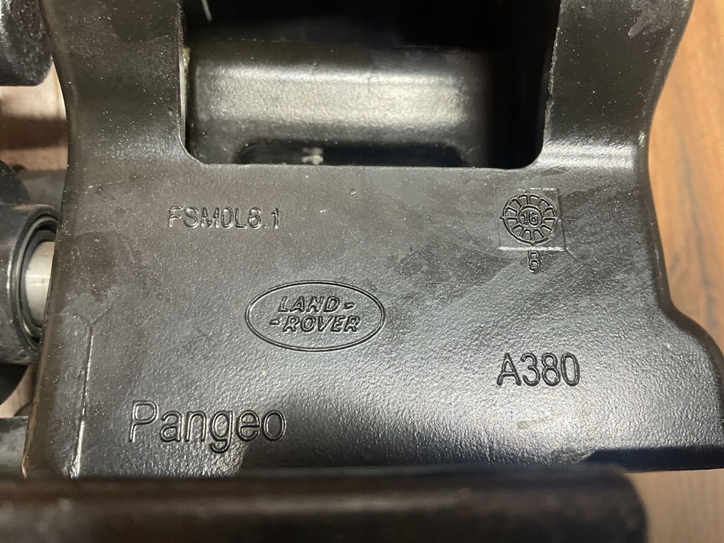 Кронштейн двигун поріг лівий задній range rover l405 vplgp0138 fsm0l61 fsm0r3 в Україні