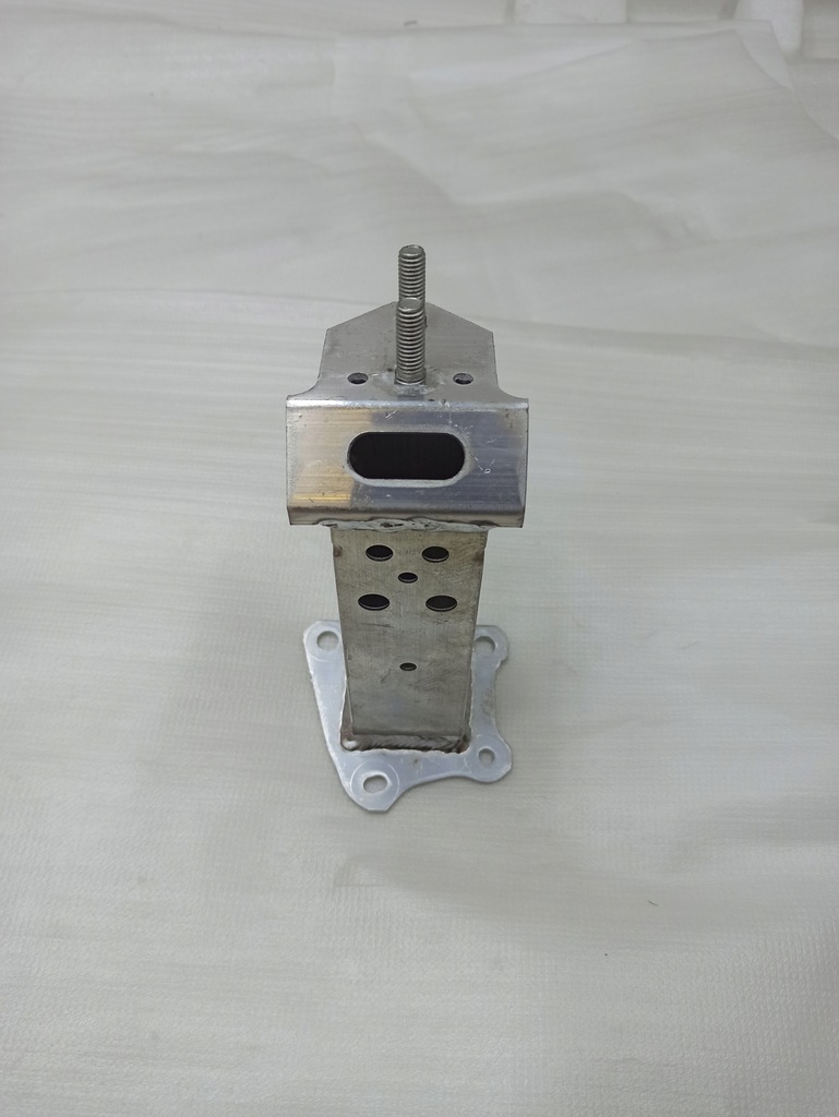 фото №1, Toyota prius 2016 - направляющая крепления 5210247030 r