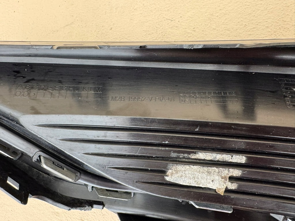 фото №16, Ford galaxy 3 iii lift 19r- решётка бампера правая перед lm2b-19952-v-pia-01