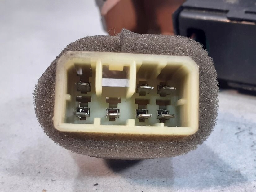 фото №7, Перемикач вікон правий перед задня kia clarus i