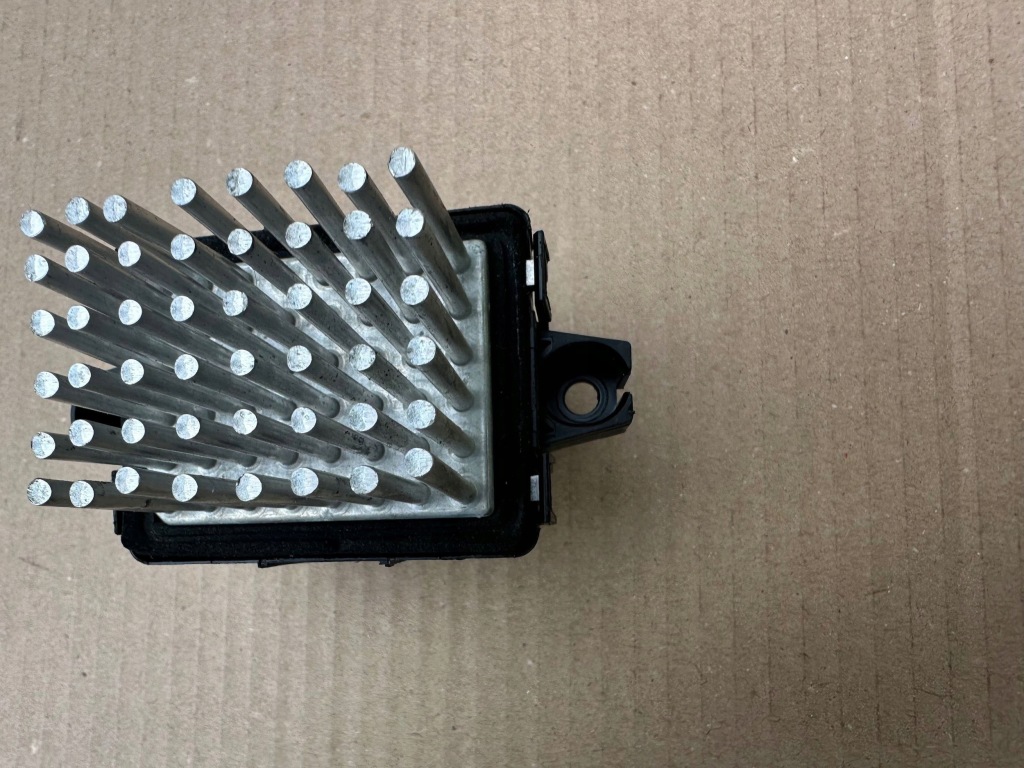 Opel резистор резистор вентилятор обдув 13598091 в Україні