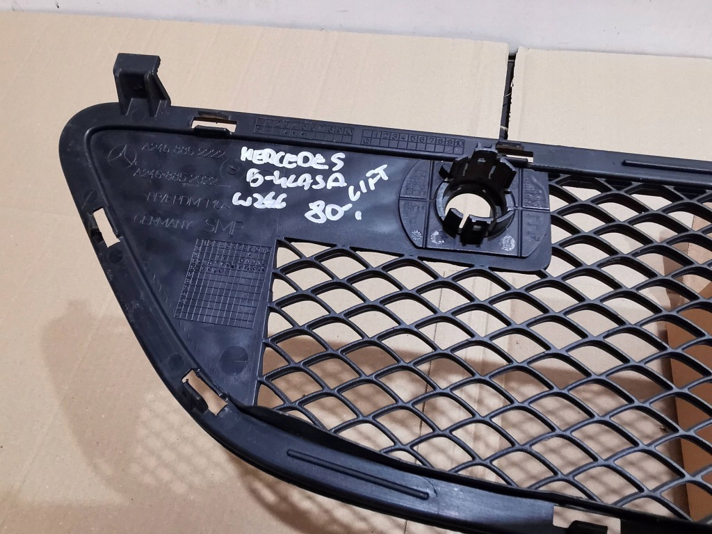 Купить Mercedes b-klasa w246 рестайлинг  14-18 решётка средняя бампера перед a2468852322