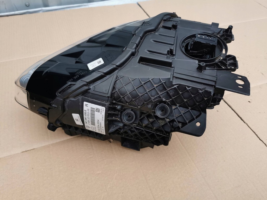 фото №11, Porsche taycan 9j1 19- лампа передняя правая full led eur 9j1941032e