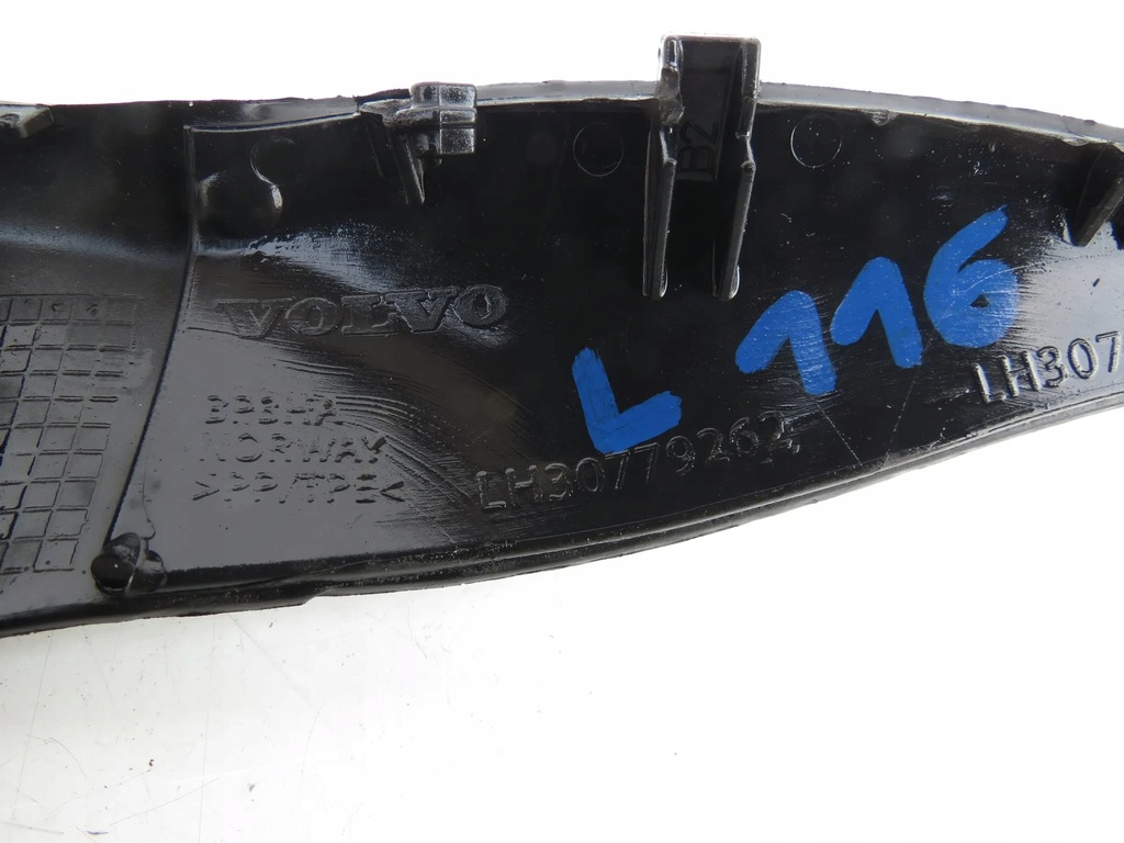 фото №9, Защита уголок накладка панель под лобовое стекло левая левый перед volvo s80 ii v70 iii xc70