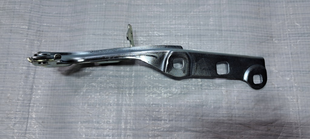 фото №1, Opel astra k петля капот перед левый 39032149