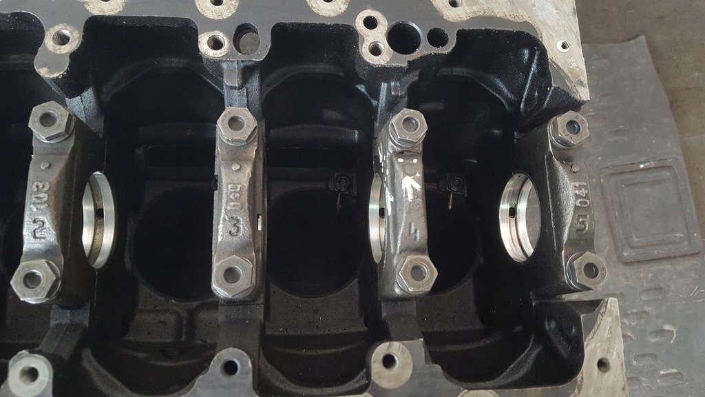 фото №13, Блок двигателя cag audi a4 2,0 tdi