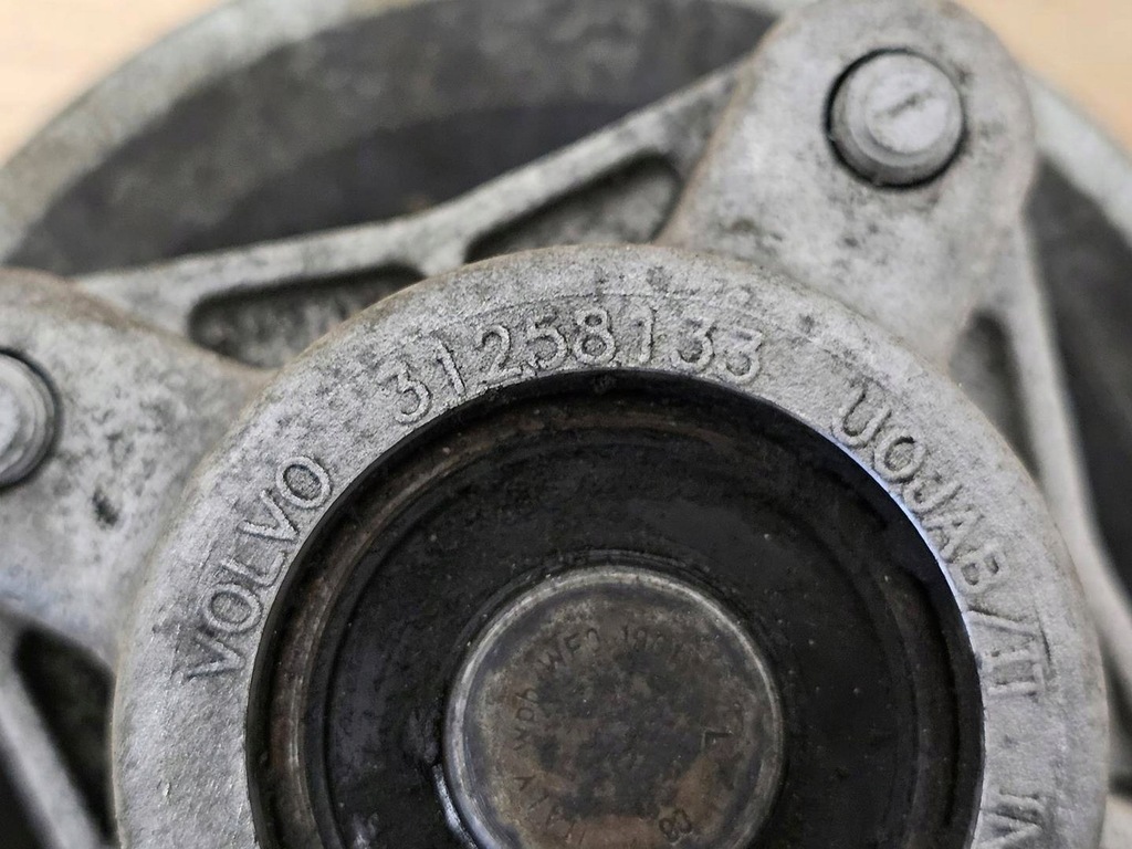 фото №5, Натягувач ремінь обладнання volvo xc60 xc70 v60 s60 v70 s80 31258133