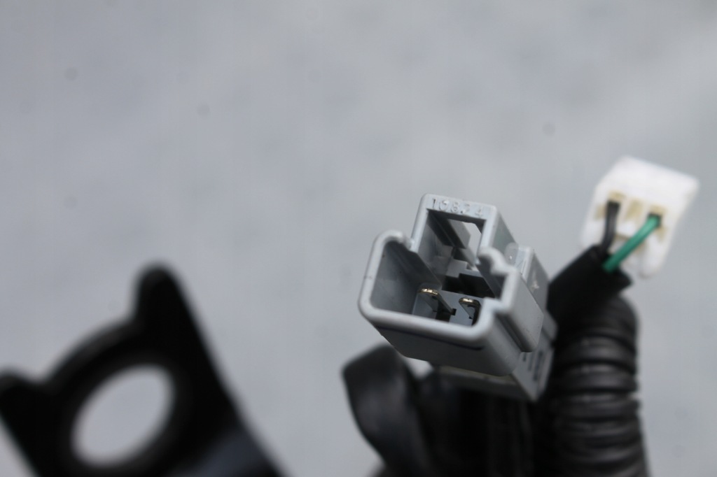 фото №4, Клипса поперечина правый перед toyota verso 09-18