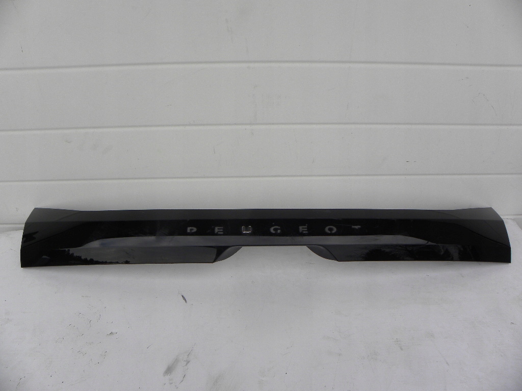 фото №1, Peugeot 208 ii задняя накладка крышки задняя 2020 r