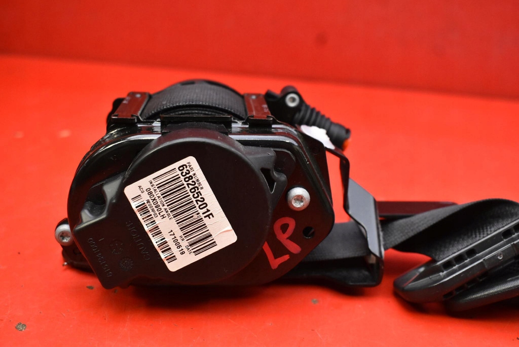 Ремень безопасности левый  перед натяжитель 640512700b nissan leaf 2 ze1 17-21 Недорого