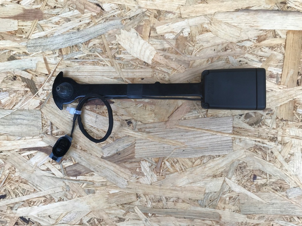 фото №2, Клипса поперечина правый левый перед renault espace v 5