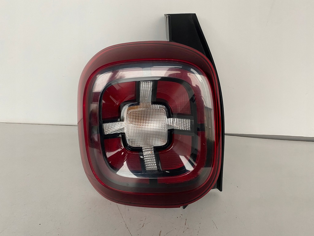 фото №1, Лампа левая задняя dacia duster ii 17-