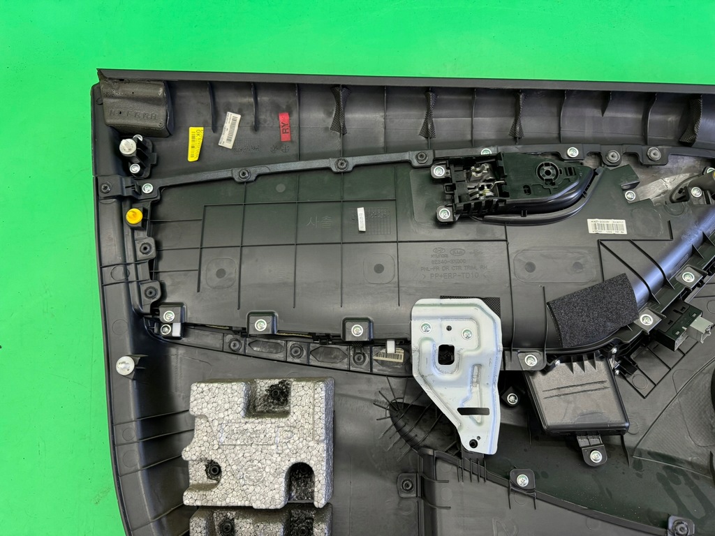 фото №11, Обивка дверь передних обшивка правый передний hyundai elantra v 5 10-16