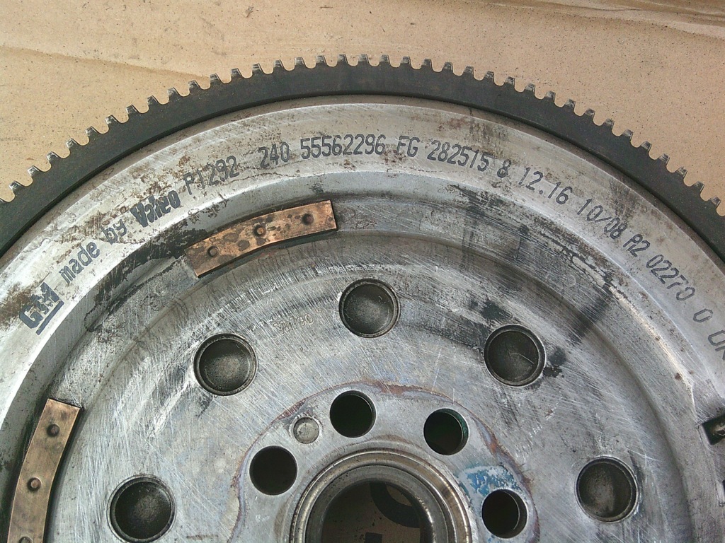 Купить Колесо двухмассовый сцепление opel zafira b 1.7 cdti a17dtr luk 55562296 55562297