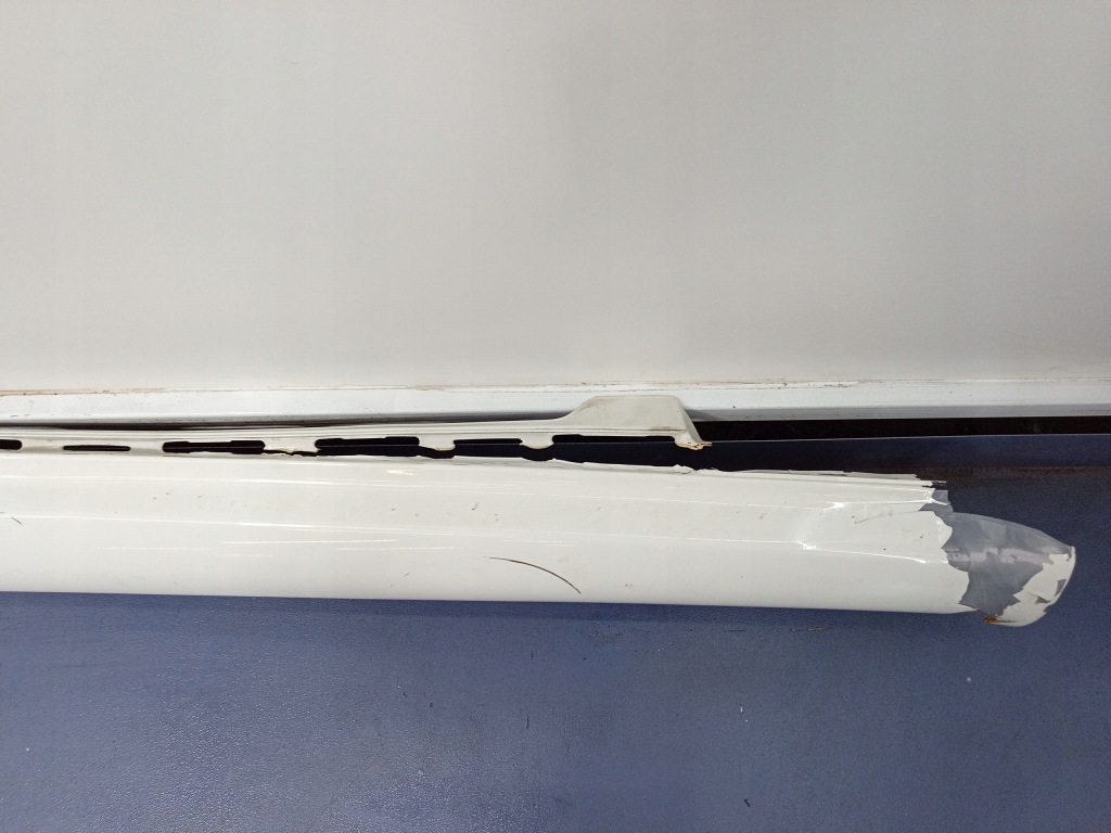 Cl63 amg w216 молдинг порог правая a2166900240 650 Недорого