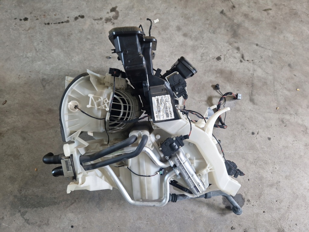 фото №1, Mercedes b w245 отопитель воздуходувка климатроник