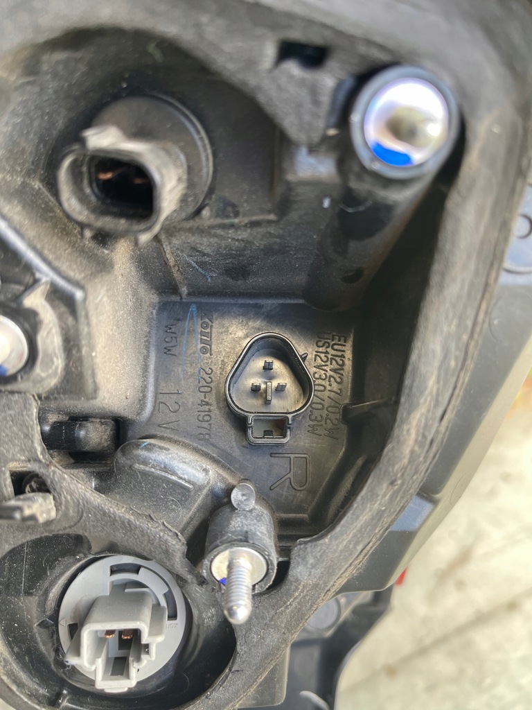 фото №10, Mazda 6 gj лампа левый задняя gjr9-51150 22041978 usa