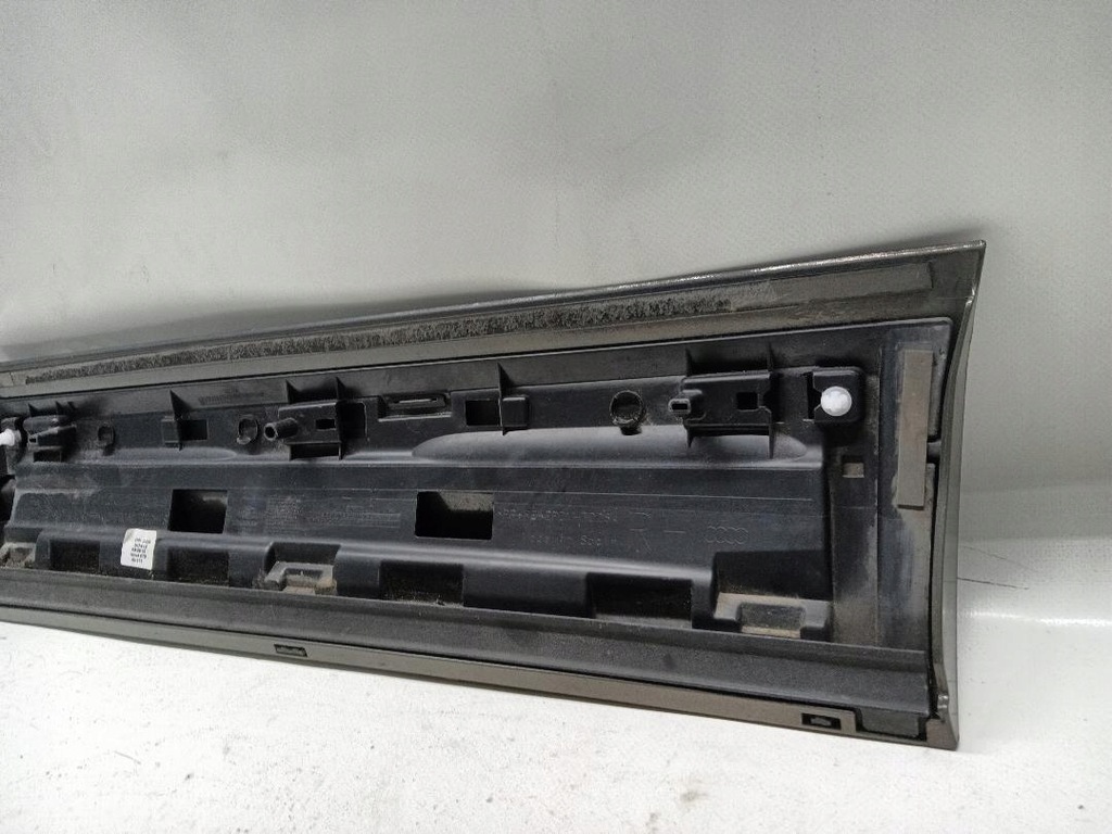 фото №8, Молдинг защита дверь правый задняя audi q3 8u 12r 8u0853970d