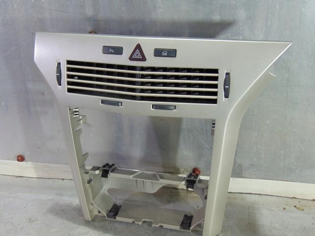 фото №1, Рамка защита радио opel astra iii gtc