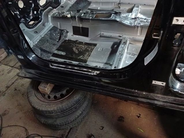 фото №1, Порог стойка левый audi a1 8x sportback