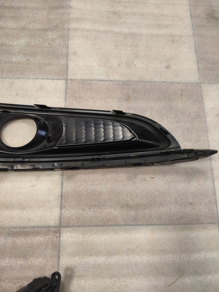 Решётка бампера левая opel insignia рестайлинг  комплект  противотуманная фара nr оригинал  22787049 Цена