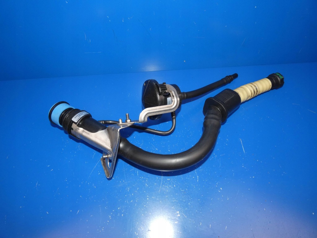 Купить Mercedes s klasa w222 s350 труба заливная горловина adblue