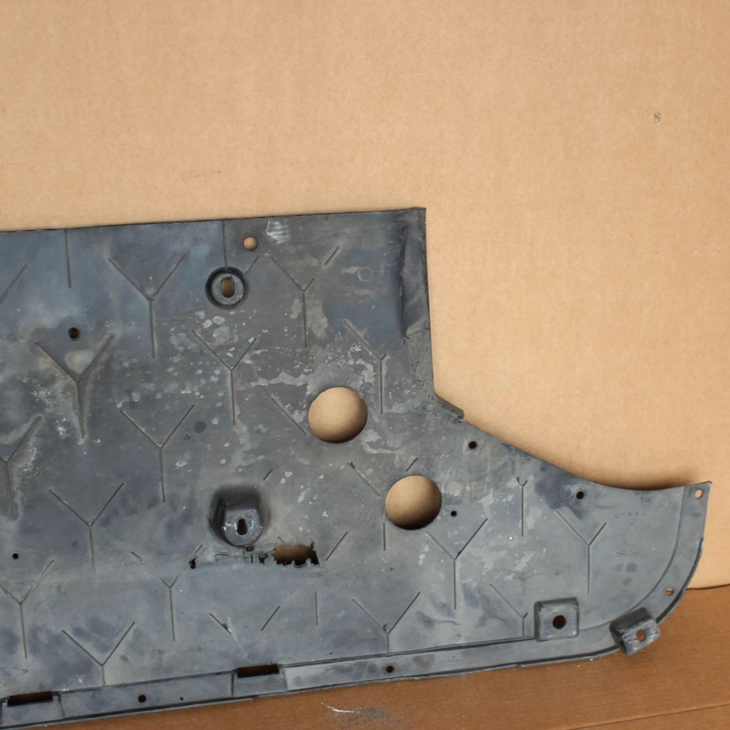 Tesla model s 2015 накладка нижняя двигателя Недорого