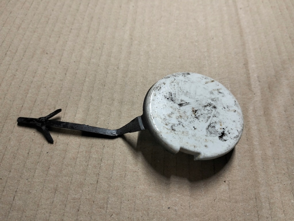 фото №1, 511801872r заглушка бампера перед clio iv