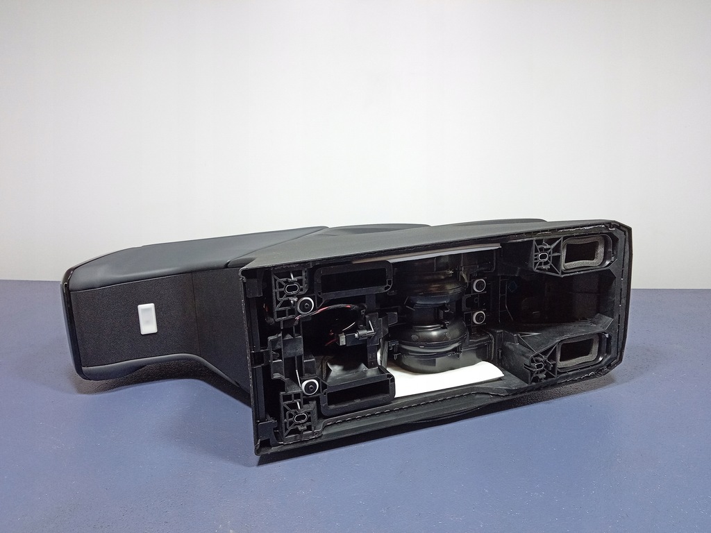 фото №5, Bmw ix i20 подлокотник туннель бардачок