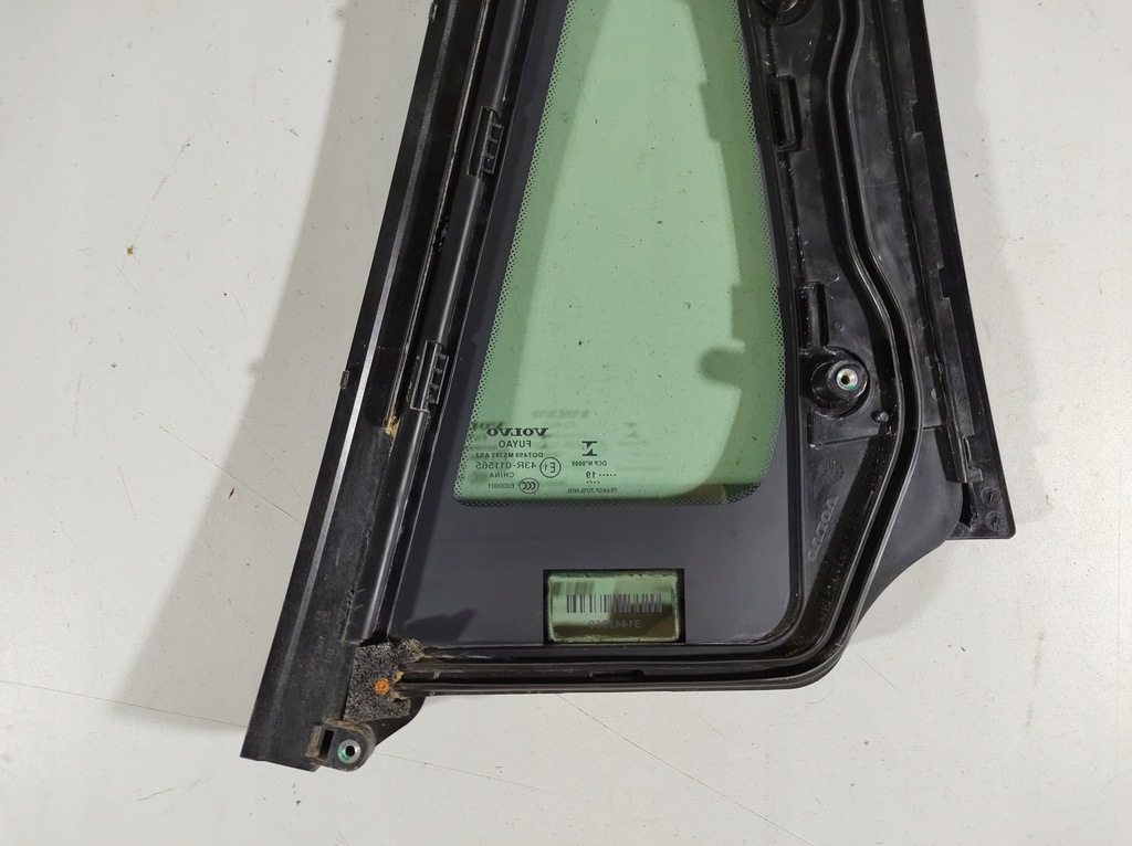 фото №12, Volvo v60 19r- скло двері права