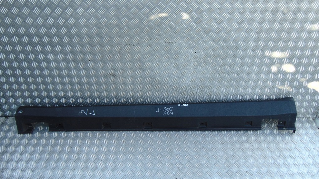 фото №1, Mercedes-benz оригінальний номер a1646900740 молдинг поріг поріг