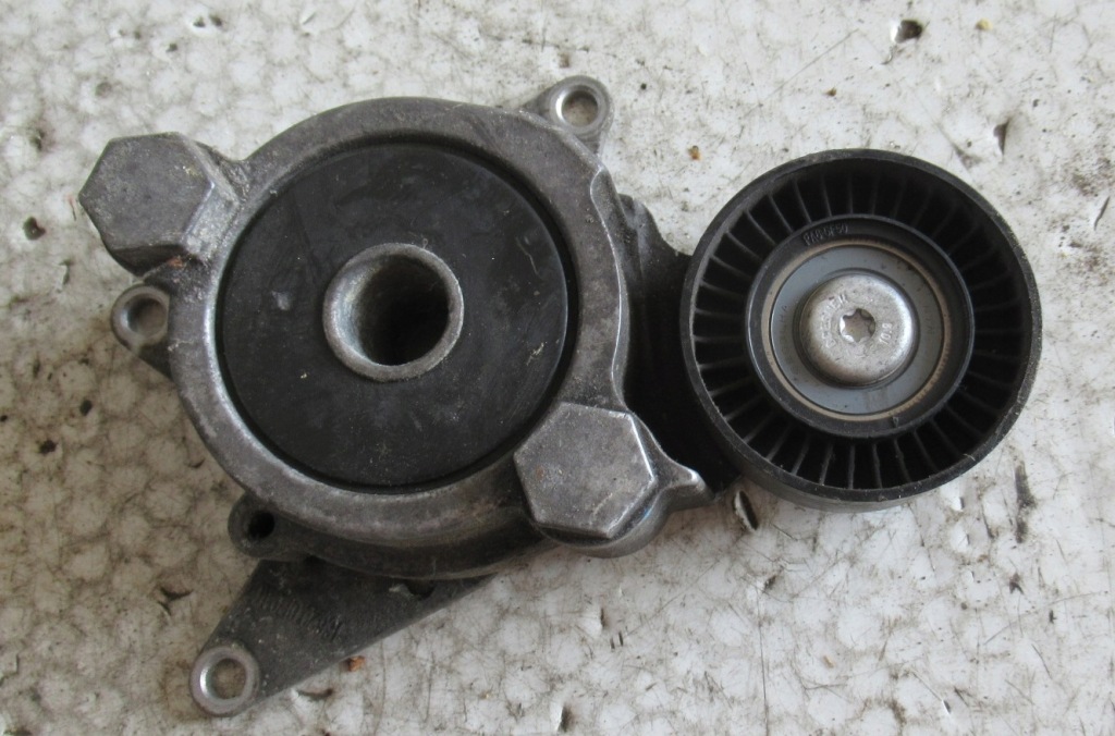 фото №2, Toyota avensis t27 2.2 ролик натяжитель ремень