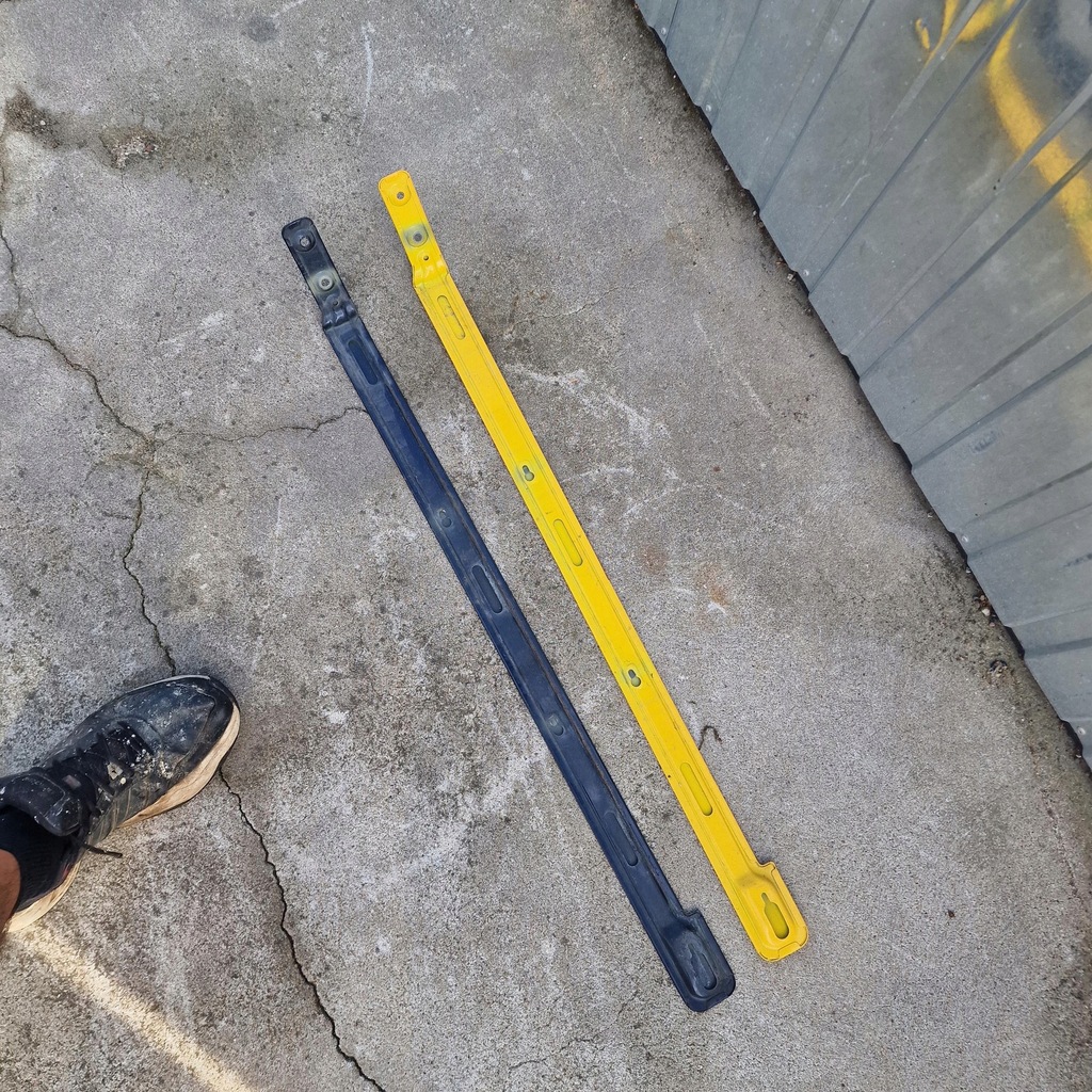 фото №1, Защита направляющая дверь левая задние caddy 2k3843795a