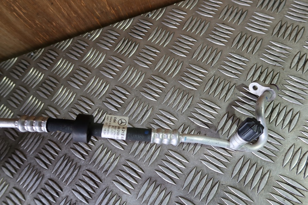 фото №4, Mercedes-benz оригинальный номер a2128302016 шланг кондиционера